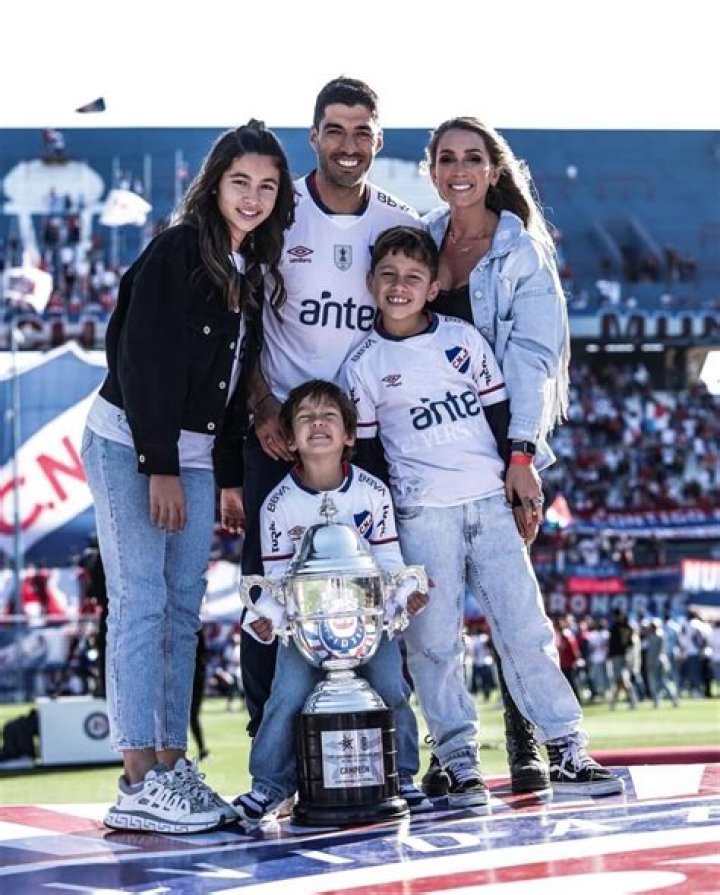 Sher Suarez Height, Weight, Net Worth, Age, Birthday, Wikipedia, Who, Instagram, Biography