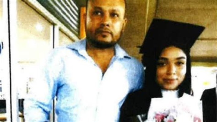 
Surgeon Aminah Hayat Partner Meraj Zafar – Where Are Her Parents Now? 