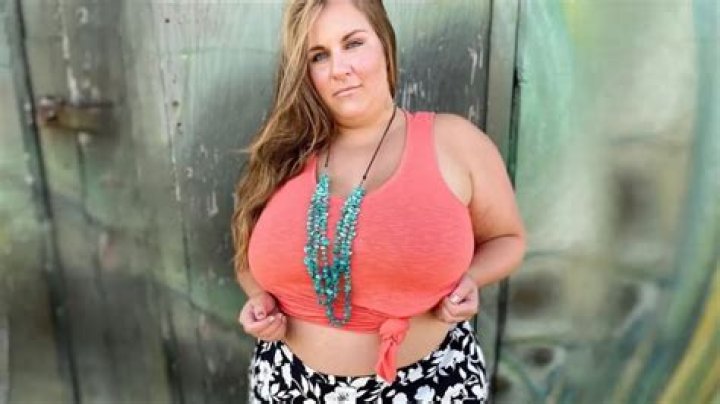 
Tala Mais Height, Weight, Net Worth, Age, Birthday, Wikipedia, Who, Nationality, Biography 