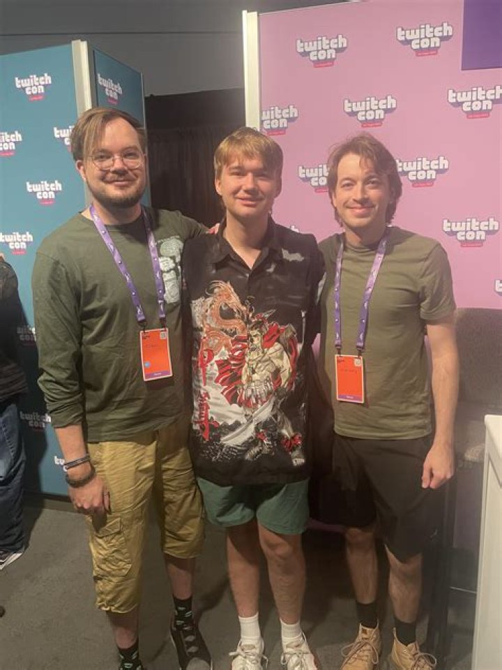 
The Internet Reacts To Charborg Face Reveal 