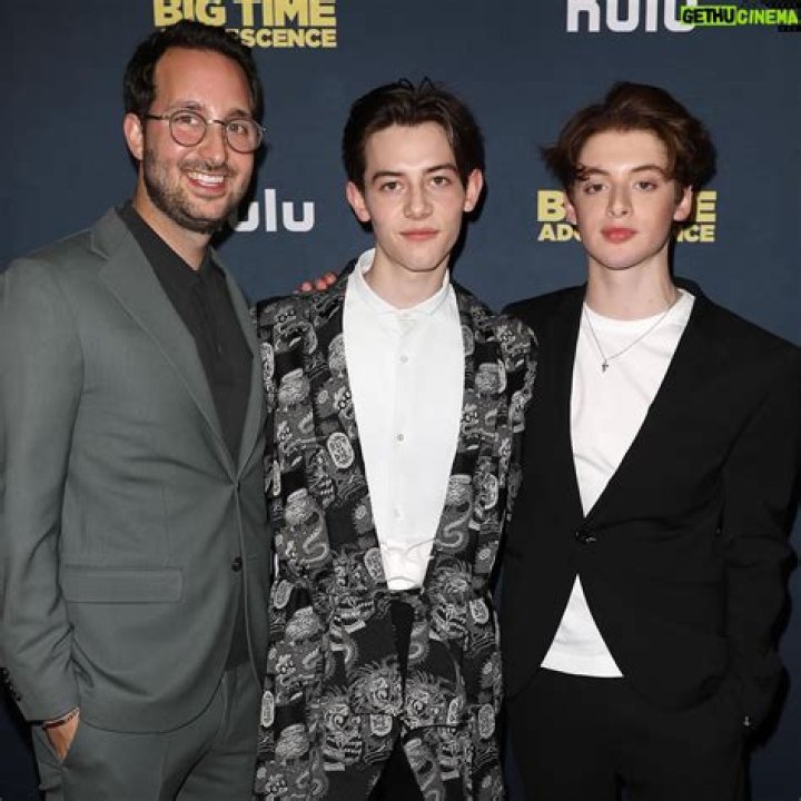 
Thomas Barbusca Sister And Parents Make A Perfect Family Of Four 