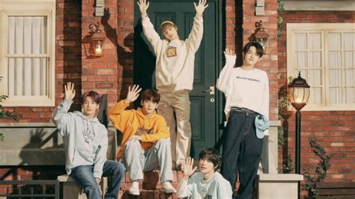 
TXT claims top spot on Billboard World Album Charts for the third consecutive week 