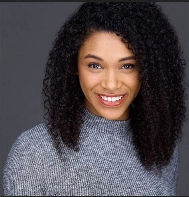 Vanessa Sears Height, Weight, Net Worth, Age, Birthday, Wikipedia, Who, Instagram, Biography