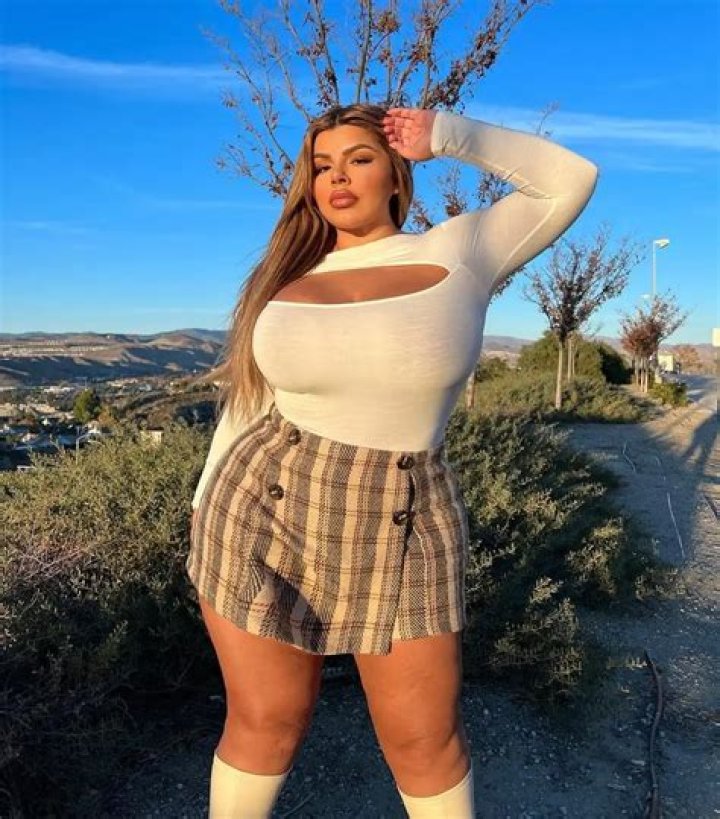 Victoria Broom Height, Weight, Net Worth, Age, Wiki, Who, Instagram, Biography