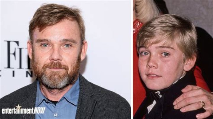 
Video Shows Child Actor and Star Ricky Schroder Has A Meltdown Over Museum Mask Mandates & Apparently Assaulted The Costco Employees 