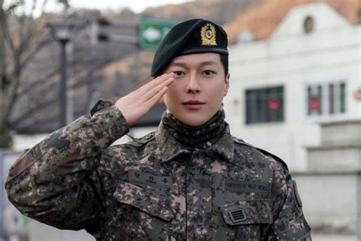 
“Welcome back Jang Ki-yong”: Fans react as the actor gets officially discharged from his military duty 