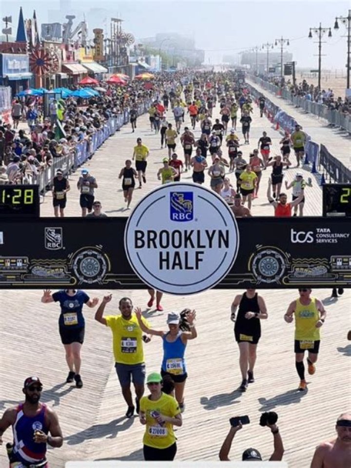 
What Happened To David Reichman? Death Cause – Brooklyn Marathon Runner Collapses At Finish Line 