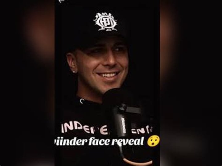 
What Is Daggerwin’s Real Name? Face Reveal And Net Worth 