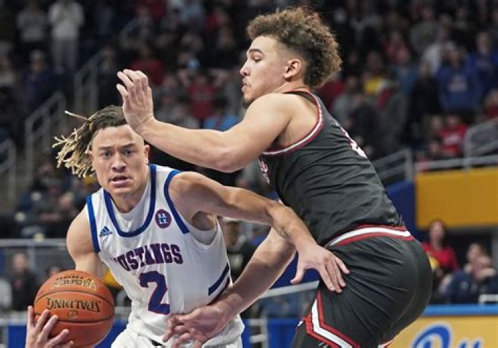 
What is Heidi Lagares-Greenblatt’s job? Survivor 44 cast member once played for national youth basketball team 