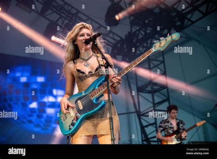 Who Are Blu DeTiger Parents? Know About The Singer’s Gender And Real Name