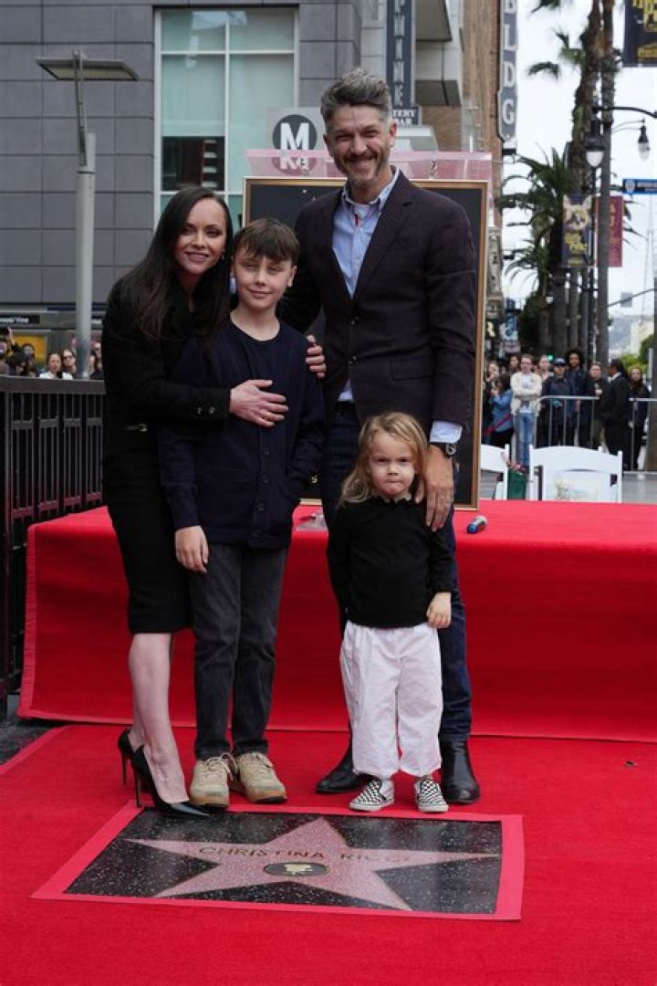 Who are Christina Riccis Parents? Christina Ricci Biography, Parents Name, Nationality and More