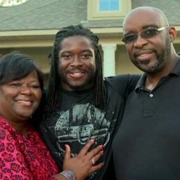 
Who Are Eddie Sr. And Wanda Lacy | Meet Eddie Lacy Parents | Family Details 