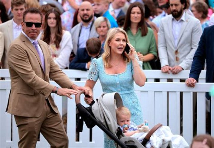 
Who Are Emma Hunton’s Mom And Dad? Who is Her Husband? 