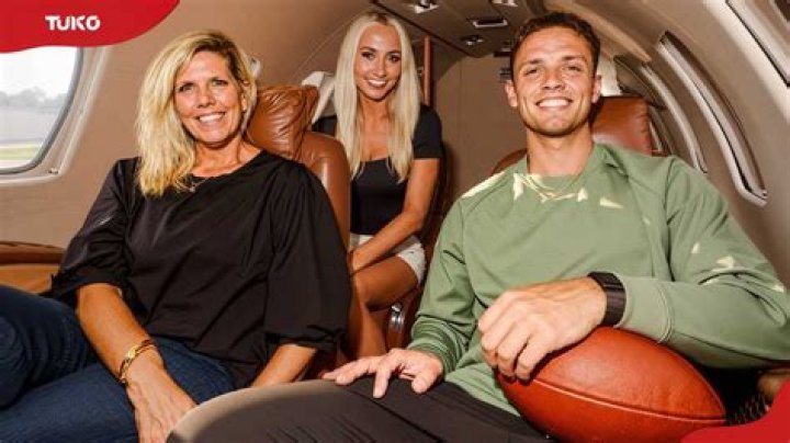 
Who are Jeff Becks Parents? Jeff Beck Biography, Parents Name, Nationality and More 