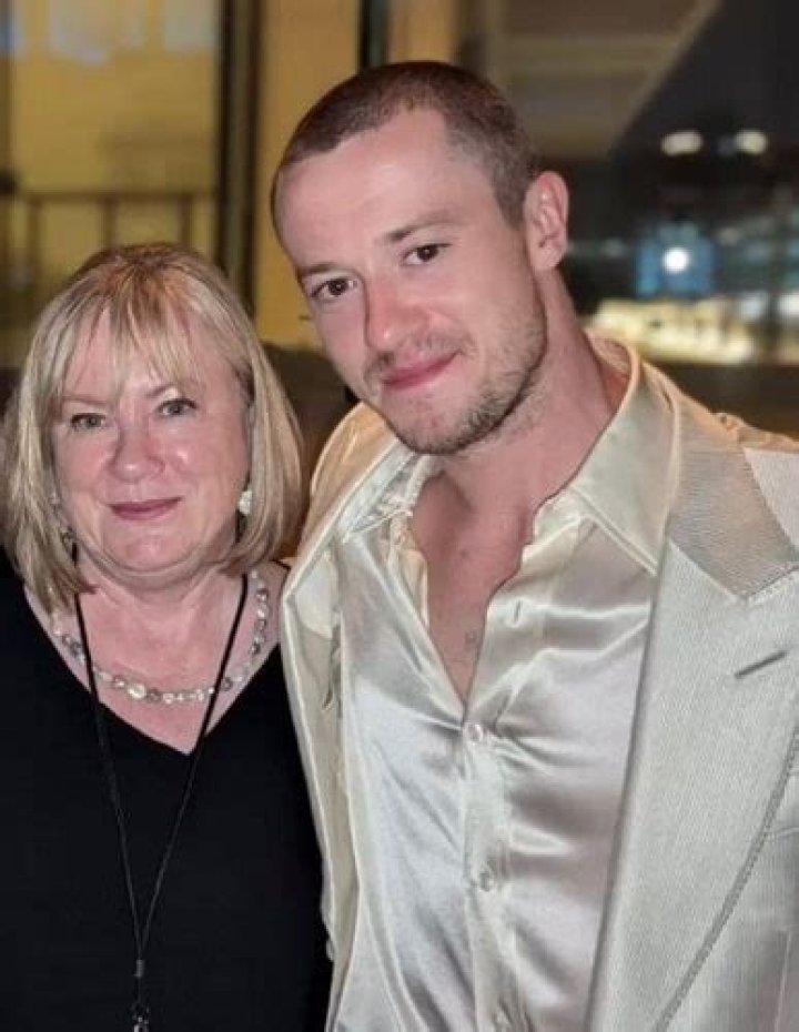 
Who are Joseph Quinn Parents? Where is Joseph Quinn Parents From? What is Joseph Quinn Parents Nationality? 