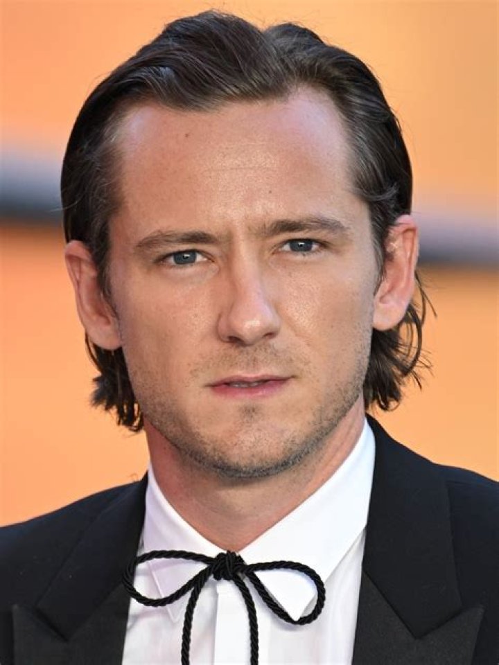 
Who are Lewis Pullmans Parents? Lewis Pullman Biography, Parents Name, Nationality and More 