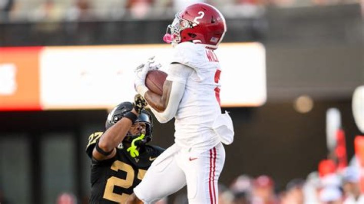 
Who is Amari Jefferson? Wide receiver commits to Alabama over Georgia and Tennessee 