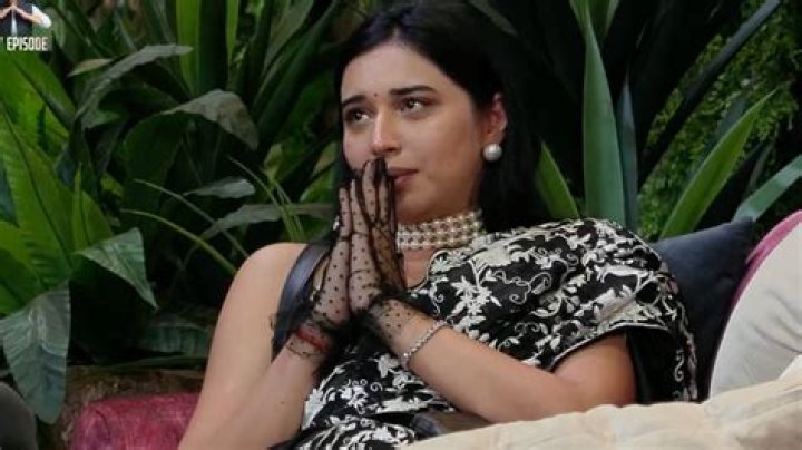 
Who Is Tanya Burr Mysterious Boyfriend In 2022? Youtuber Shares Pregnancy With New Partner 