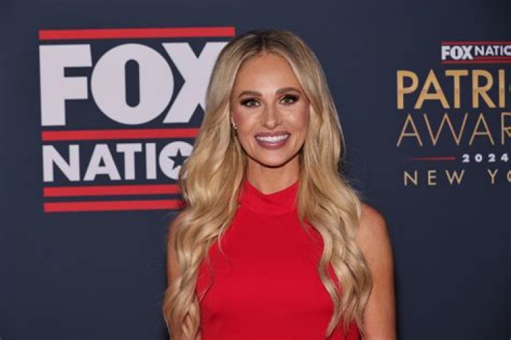 
Who is Tomi Lahren from Fox News? Her Wiki: Net Worth, Salary, Parents, Married, Family 