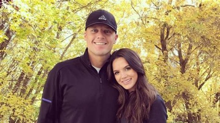 
Who Was Kelly Bills Wife Emily Bills? Family Kids And Net Worth 