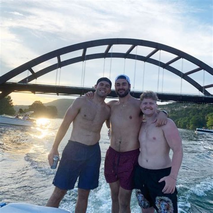 Zach Shallcross Height, Weight, Net Worth, Age, Birthday, Wikipedia, Who, Instagram, Biography